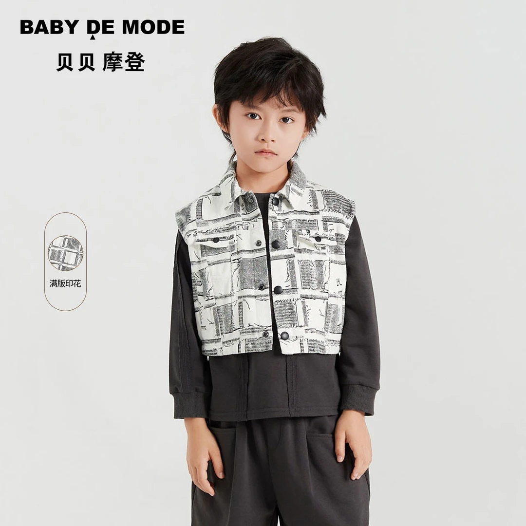 贝贝摩登童装2023春夏新品男童满版印花翻领牛仔马甲Y23FV05