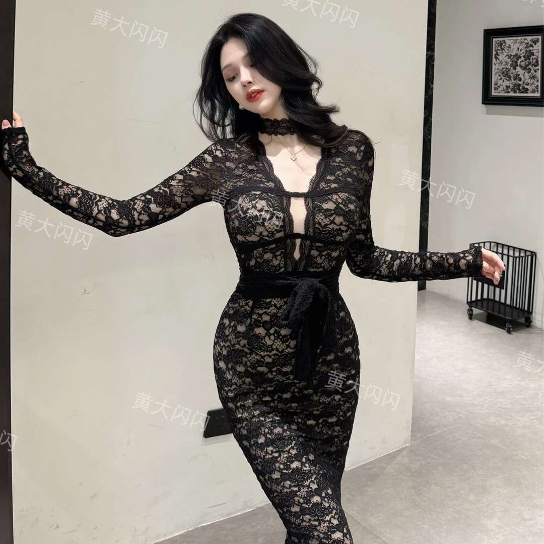 闪闪推荐【暗夜尤物】随拍气质有弹力纯欲蕾丝长袖连衣裙SSQ1320