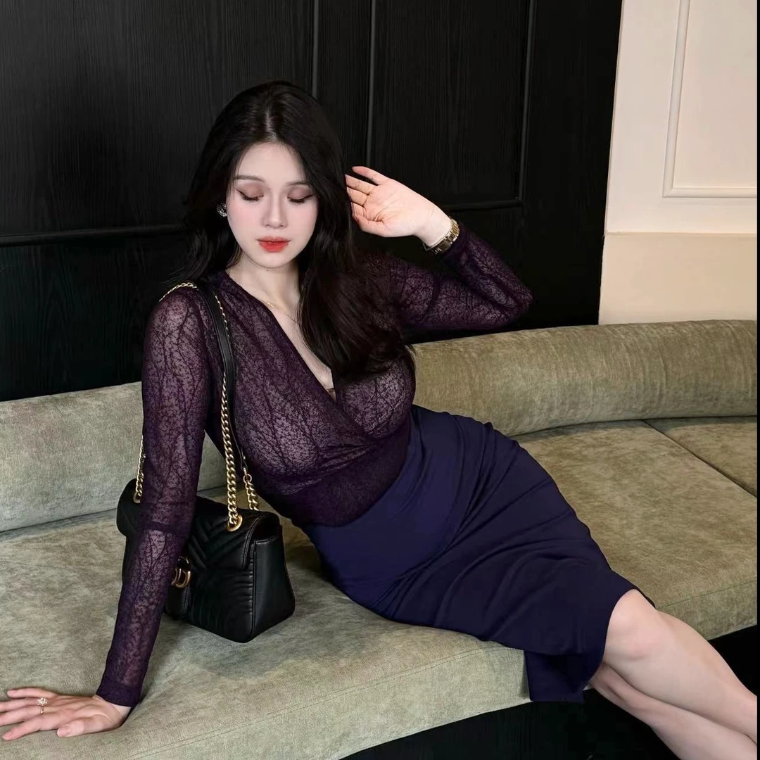 闪闪推荐【冷白皮】新款随拍纯欲设计小众长袖百搭双层上衣SSY1089