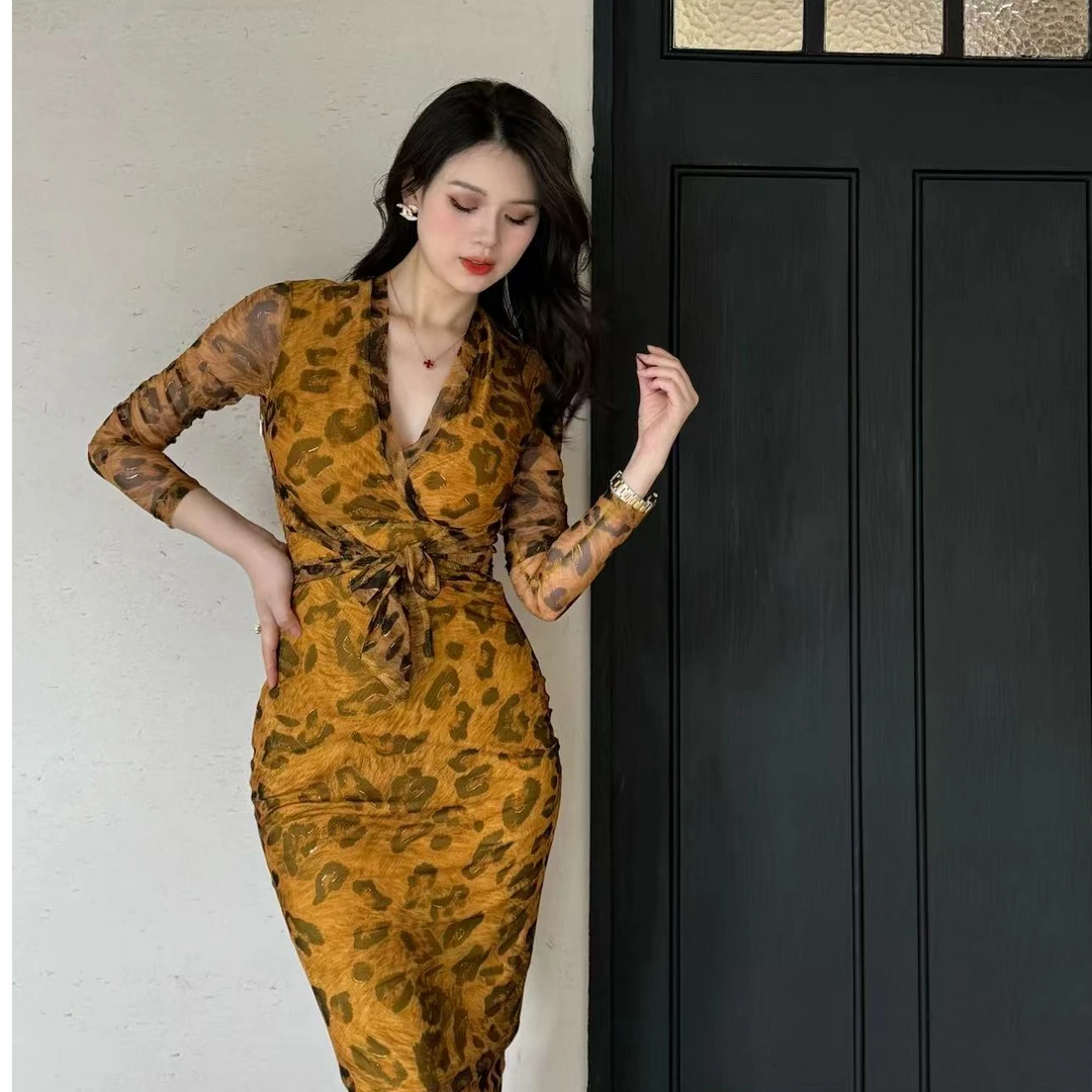 【闪闪推荐】随拍修身长袖设计师性感气质连衣裙SSQ1120