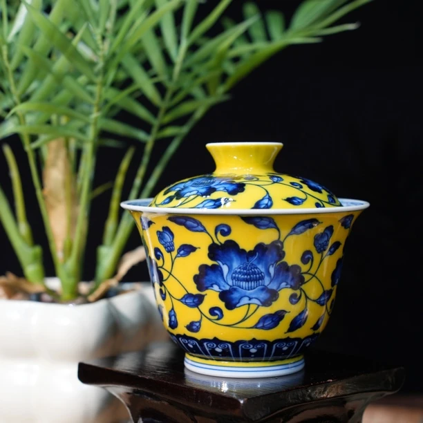 水造 青花黄釉山茶花盖碗手绘