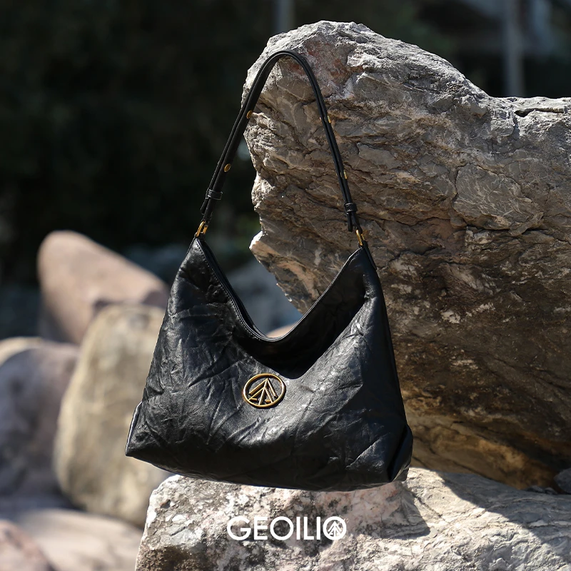 GEOILIO黑石Hobo箭头包大号褶皱黑色女包通勤单肩斜挎腋下包