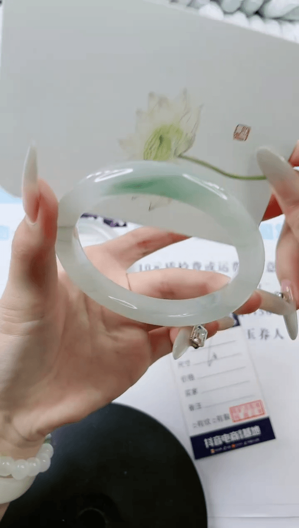 【闪购商品】石英质玉手镯未镶嵌0782027124-60