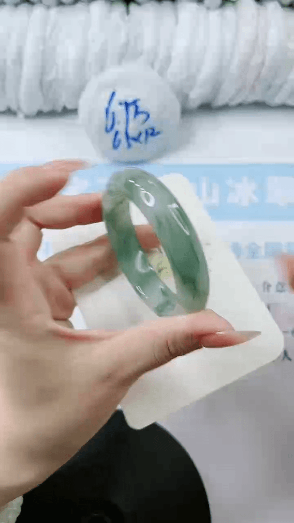 【闪购商品】石英质玉手镯未镶嵌0781990742-52