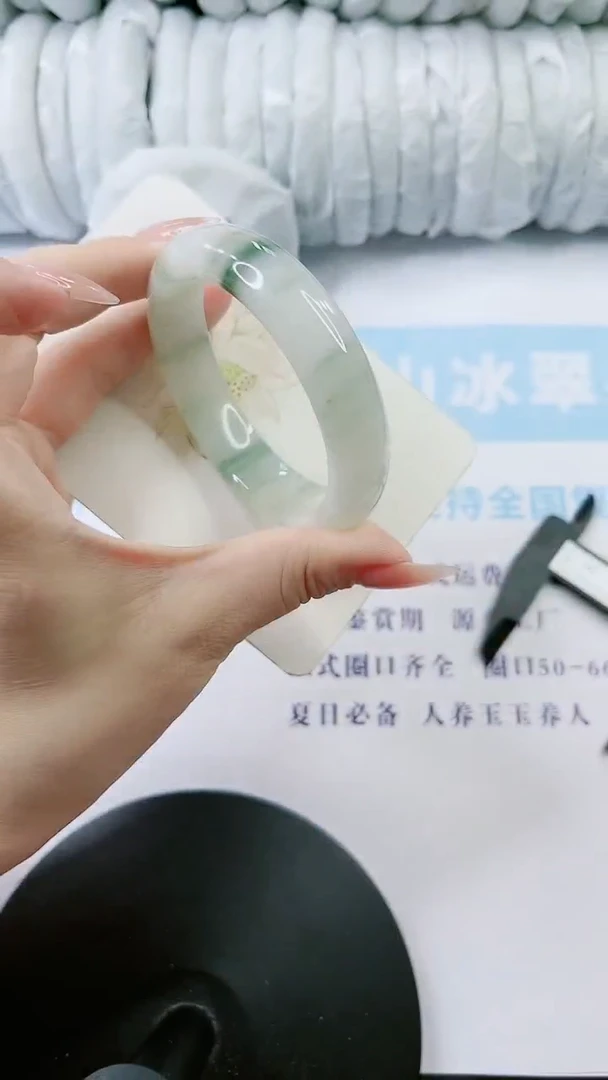 【闪购商品】石英质玉手镯未镶嵌0178212071-56