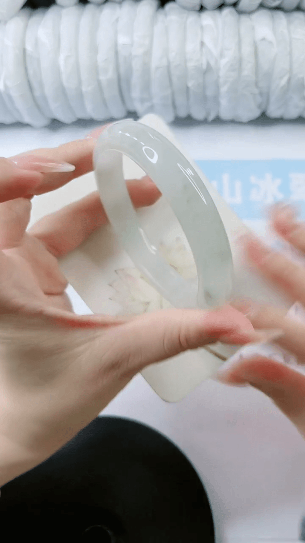 【闪购商品】石英质玉手镯未镶嵌1050606822-60