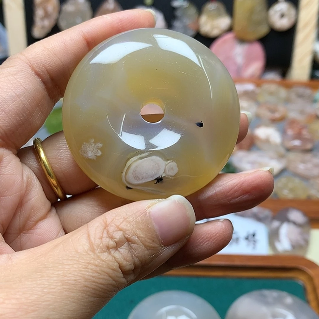 【闪购商品】玛瑙/玉髓颈饰合金?*莲