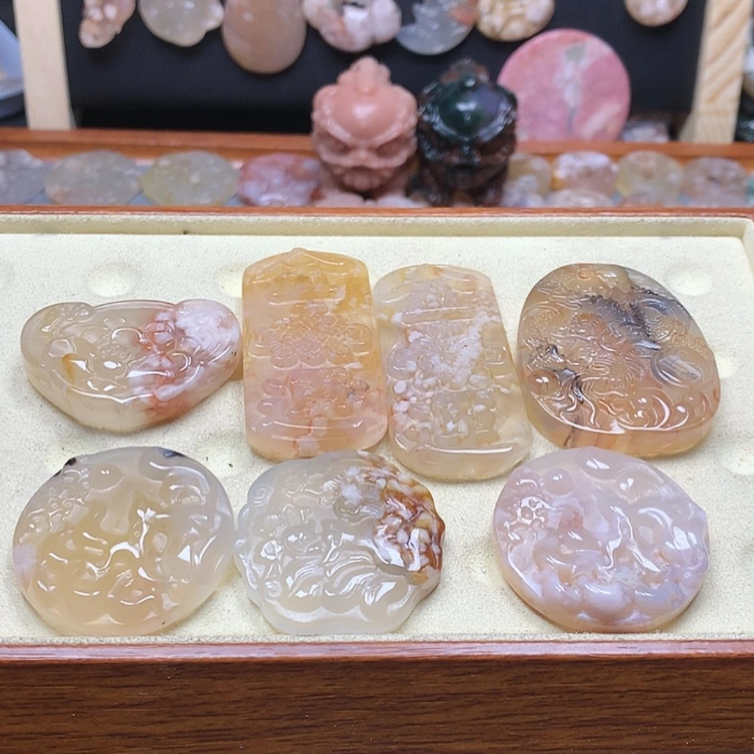 【闪购商品】玛瑙/玉髓颈饰合金T***Z