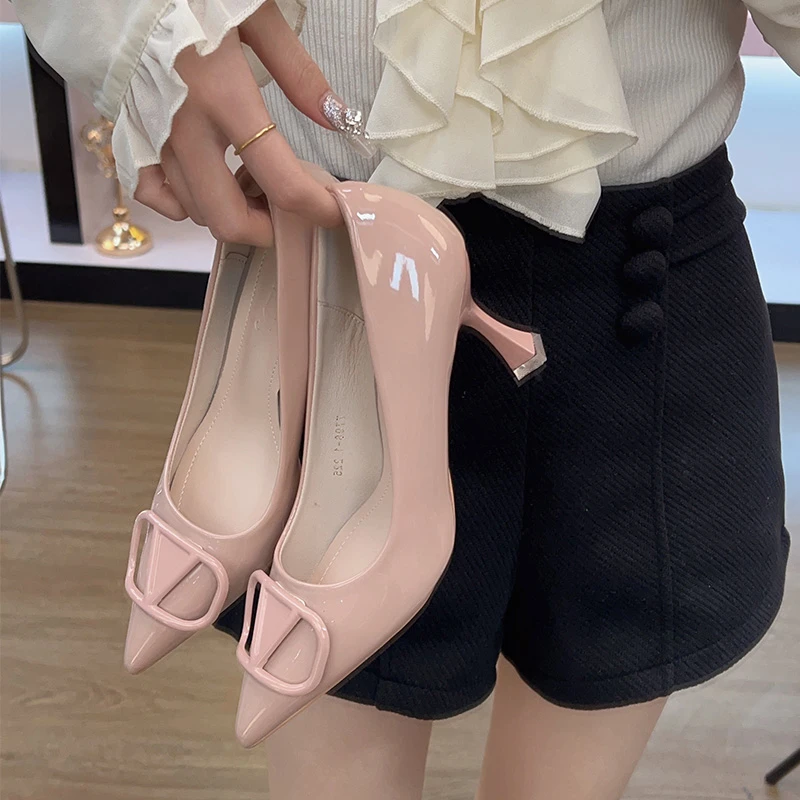 裸色高跟鞋女2024年新款尖头细跟法式漆皮职业工作鞋浅口气质单鞋