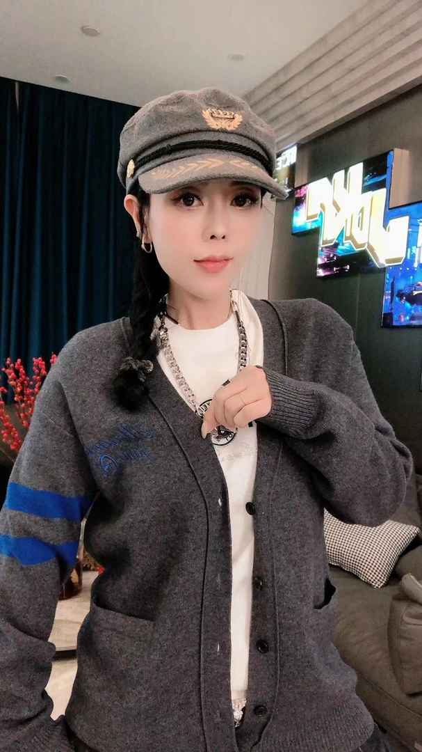 意大利C+冬潮品轻奢高端气质百搭休闲微阔绵羊毛男士羊毛开衫Y003