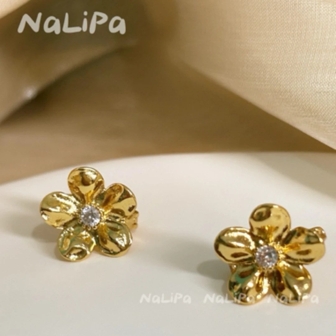 铜合金合成锆石耳饰 法式千金风箔金复古花朵耳扣耳饰气质轻奢