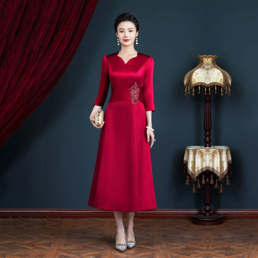 春秋高贵气质喜婆婆婚宴红色旗袍大码修身妈妈结婚年轻款中式礼服