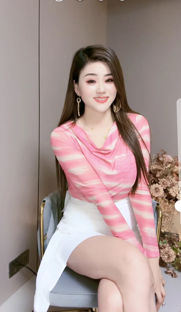 美8819荡渐变网纱长袖T恤女2024年春季新款拼色时尚套头打底衫女