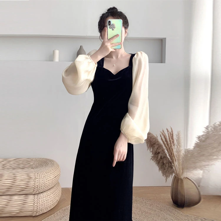 赫本风黑色金丝绒连衣裙女春秋季法式泡泡袖收腰显瘦复古气质长裙