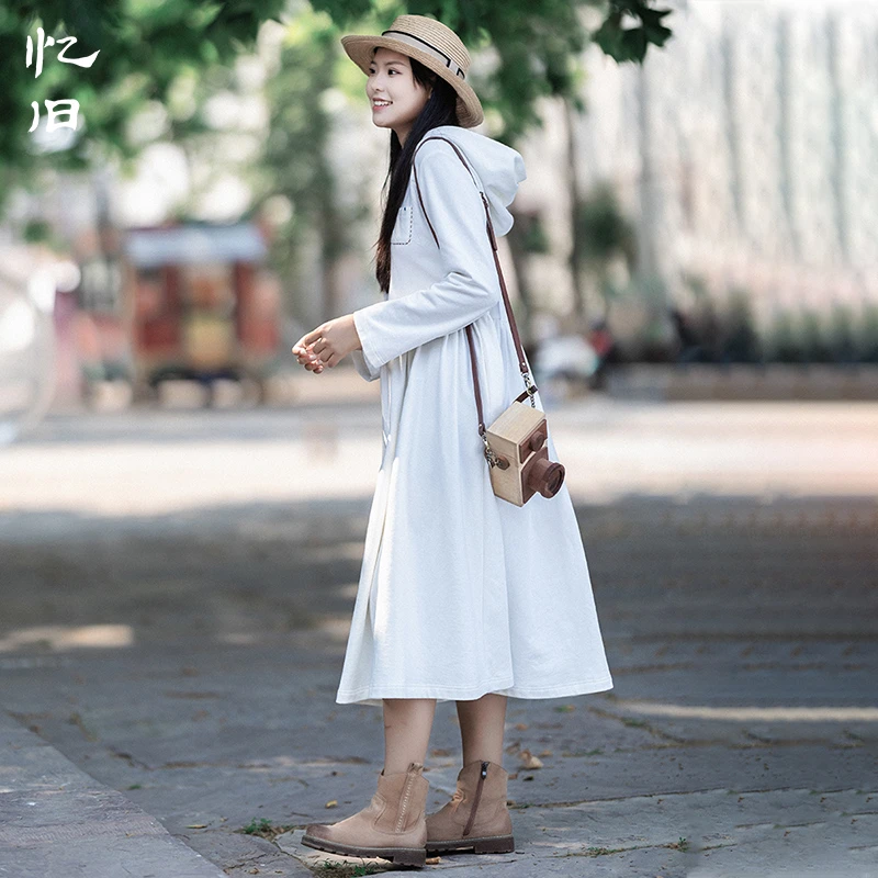 忆旧【简以时光】连帽卫衣连衣裙女2025春夏季新款白色长裙宽松腰