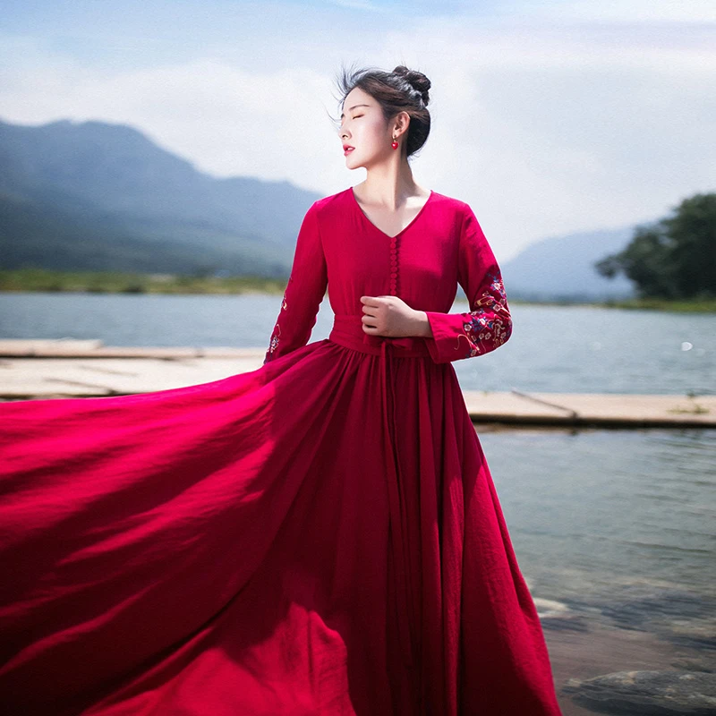 糖十一【国潮刺绣款】中国风红色连衣裙2025年春季新款长袖长裙女