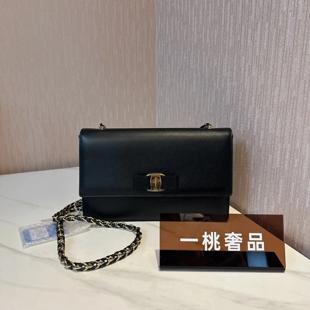 95新 FERRAGAMO/菲拉格慕 一桃/菲拉格慕 蝴蝶结黑色斜挎
