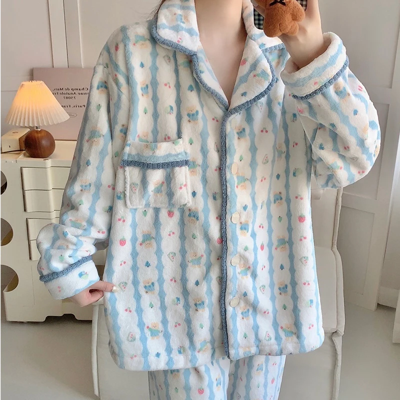 珊瑚绒睡衣女2025秋冬新款加厚可爱蓝色小熊法兰绒家居服套装