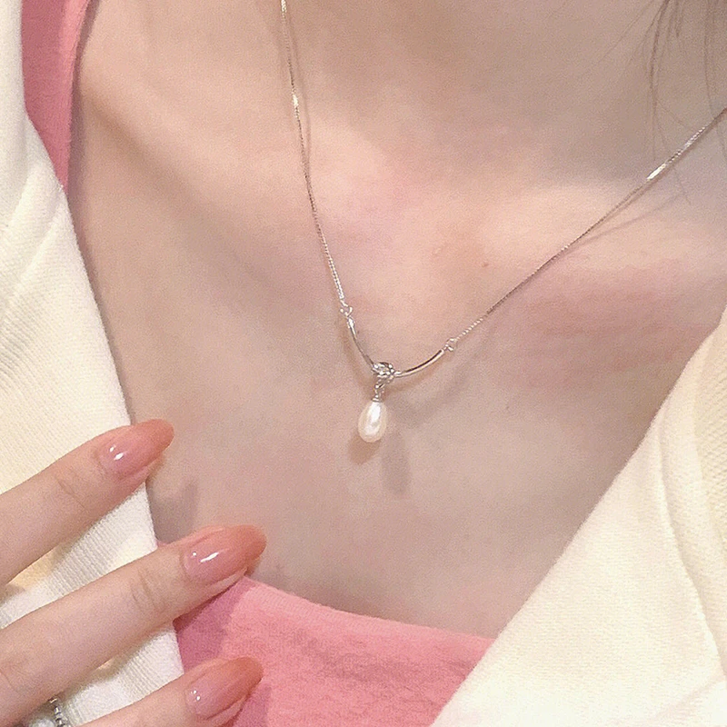 仿珍珠吊坠女高级设计感小众配饰锁骨链气质简约百搭颈链