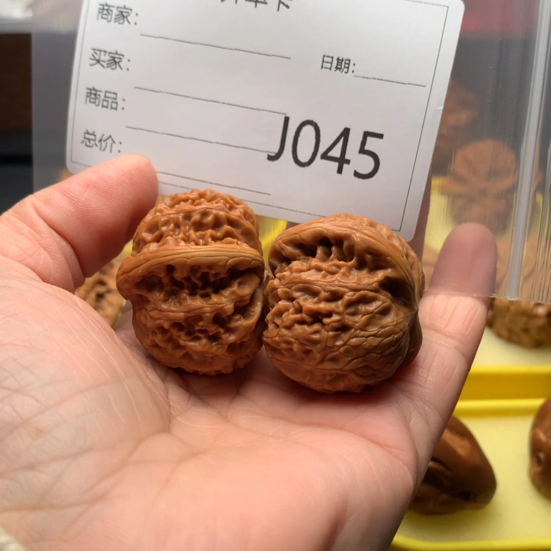 【闪购商品】桃核吊坠孩****?