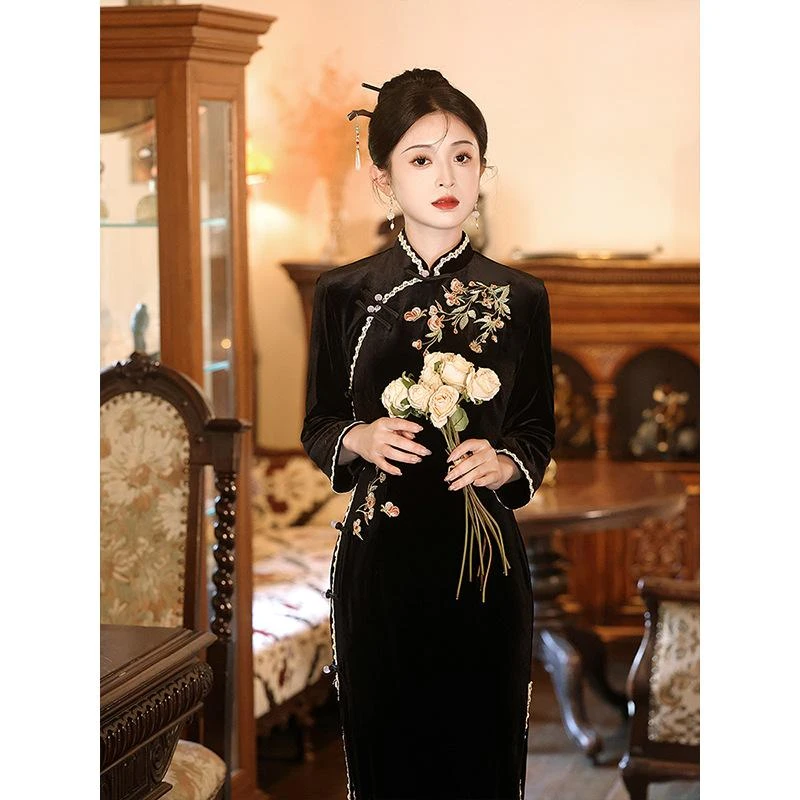 黑色丝绒刺绣旗袍2023新款高贵优雅高级秋季长袖走秀复古民国风