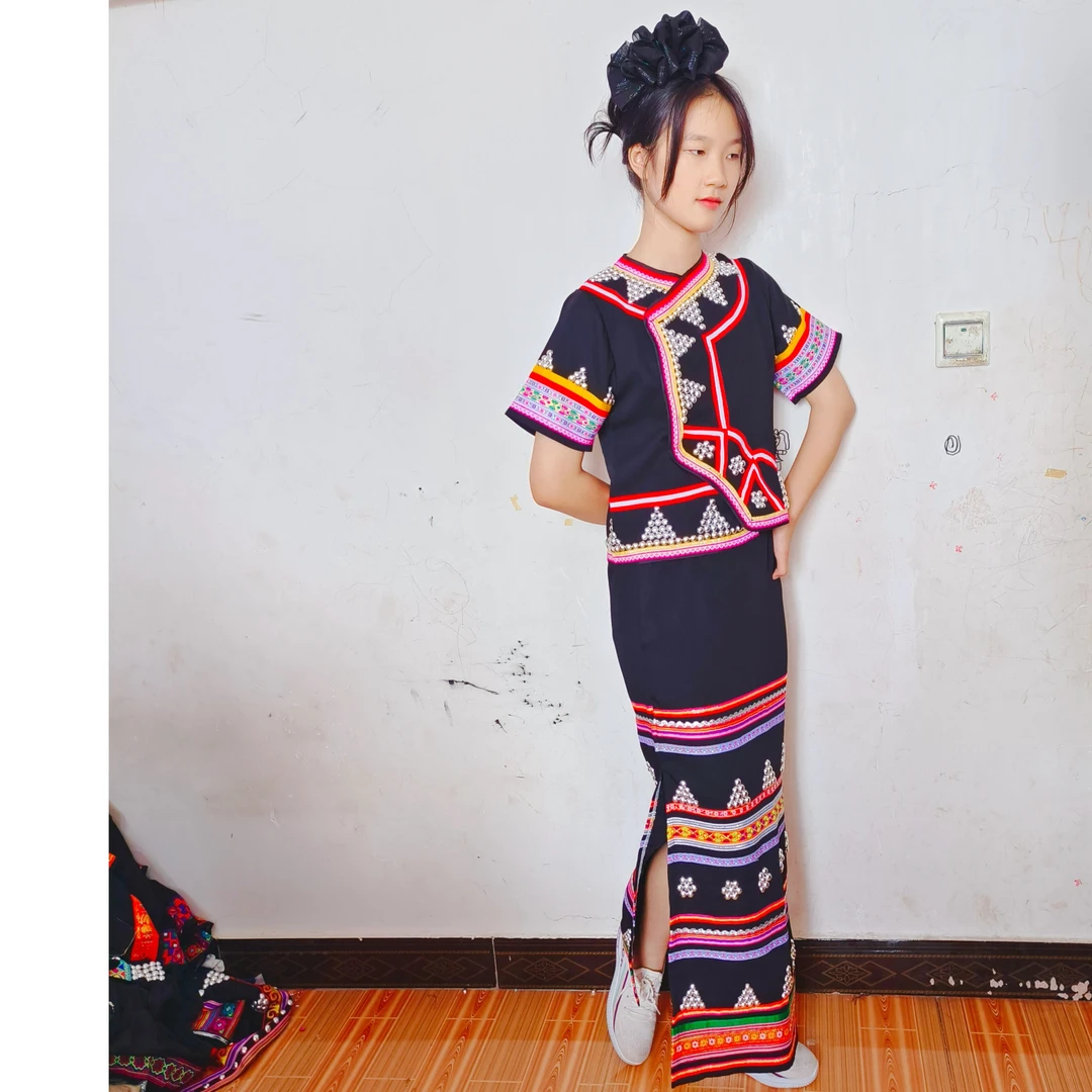 佤族云南少数民族服装女民族风修身黑色短袖红色短裙生活舞蹈套装