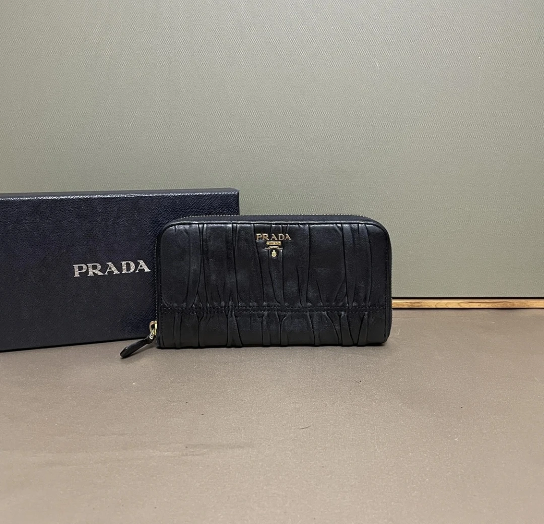 95新 Prada/普拉达 prada黑色钱包