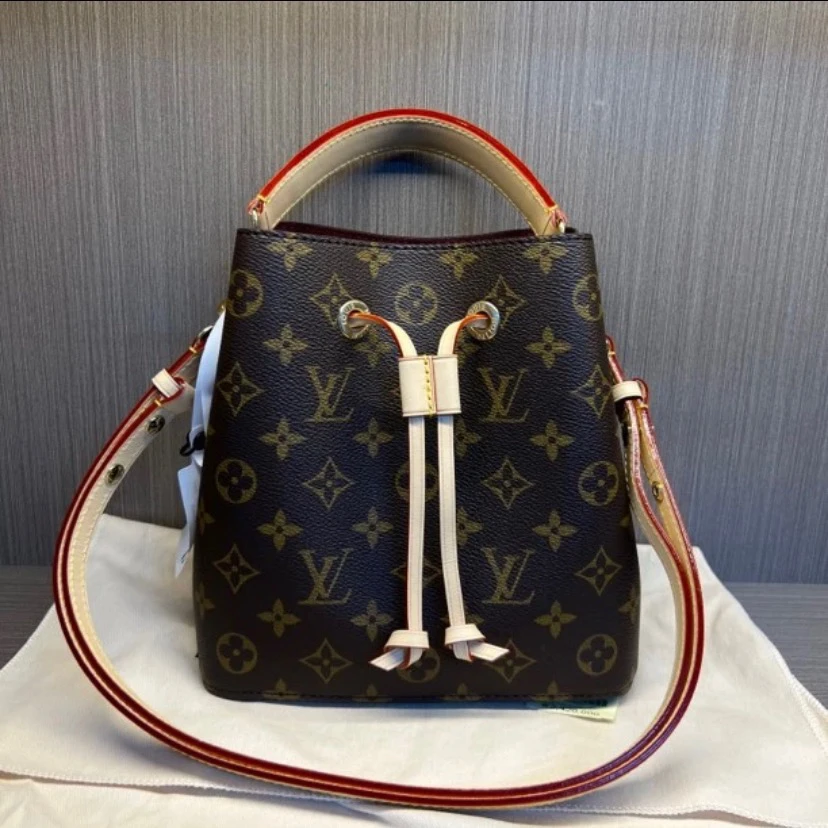 99新 LouisVuitton/路易威登 lv韩国小水桶单肩斜挎包