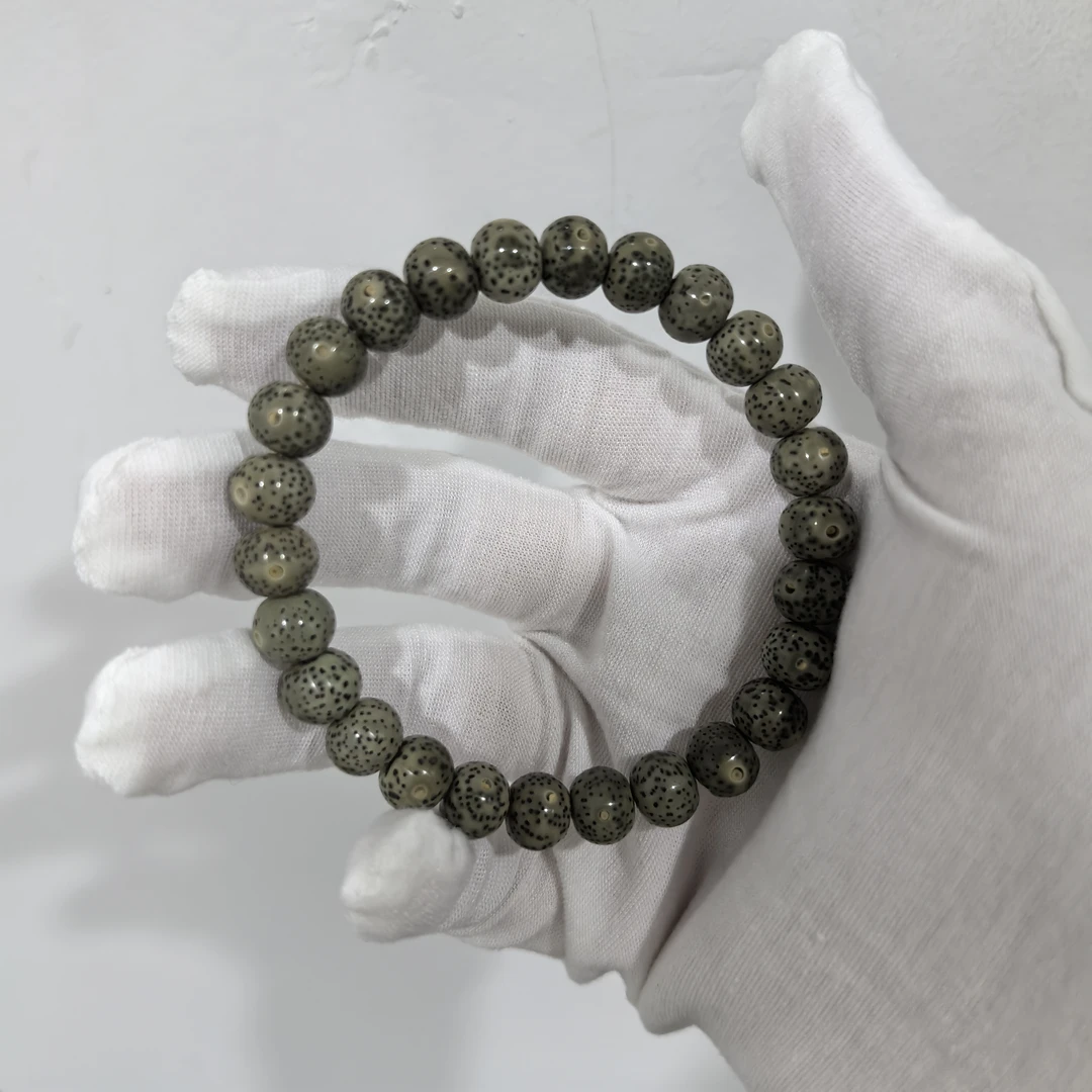 Q46星月帝绿鼓珠9*7.5mm左右