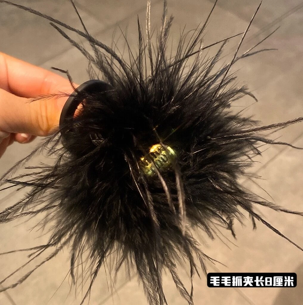 韩版ins风黑色羽毛鲨鱼夹气质百搭8厘米长