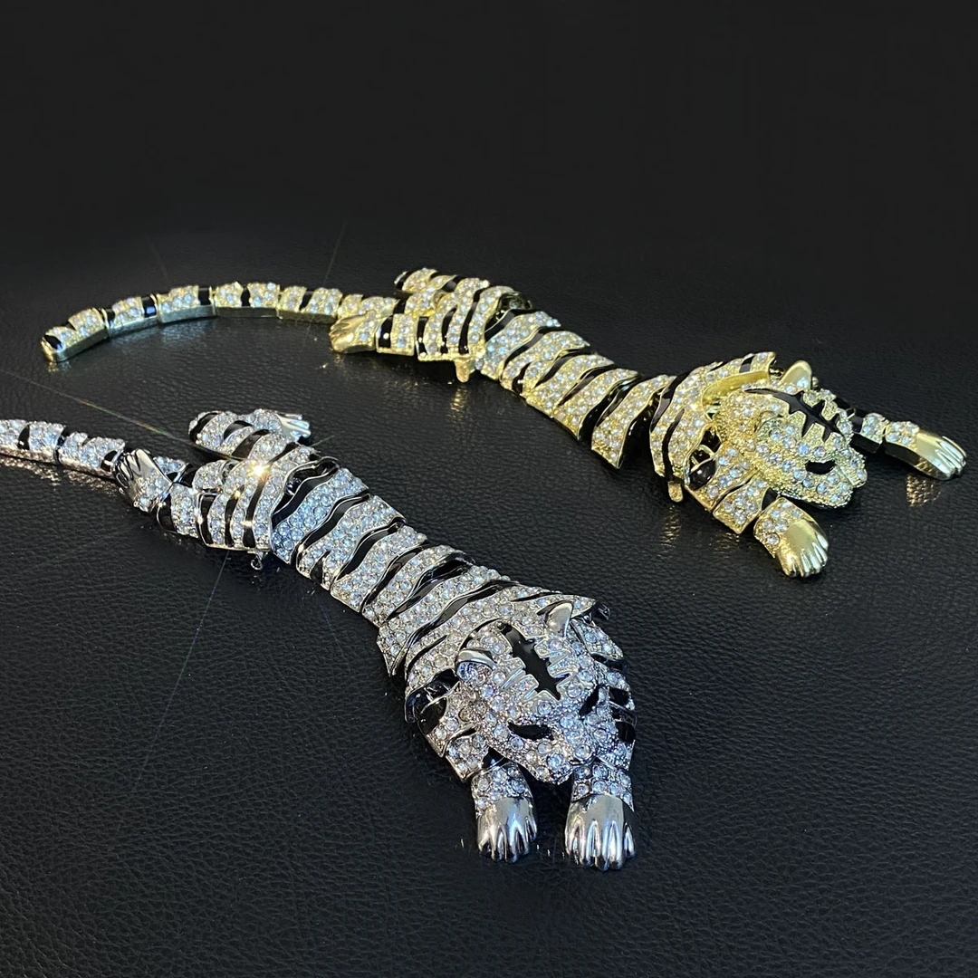 合金胸针 高档复古镶钻老虎胸针男女外套开衫胸花精披肩扣别针