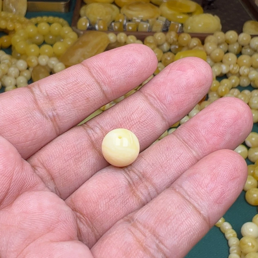 【闪购商品】琥珀裸石未镶嵌沉****m