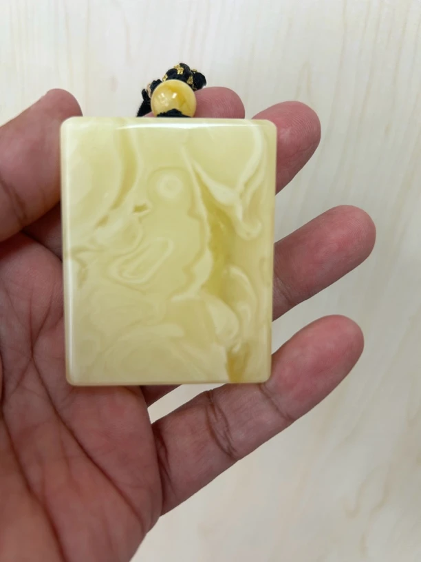 琥珀蜜蜡牌子37克