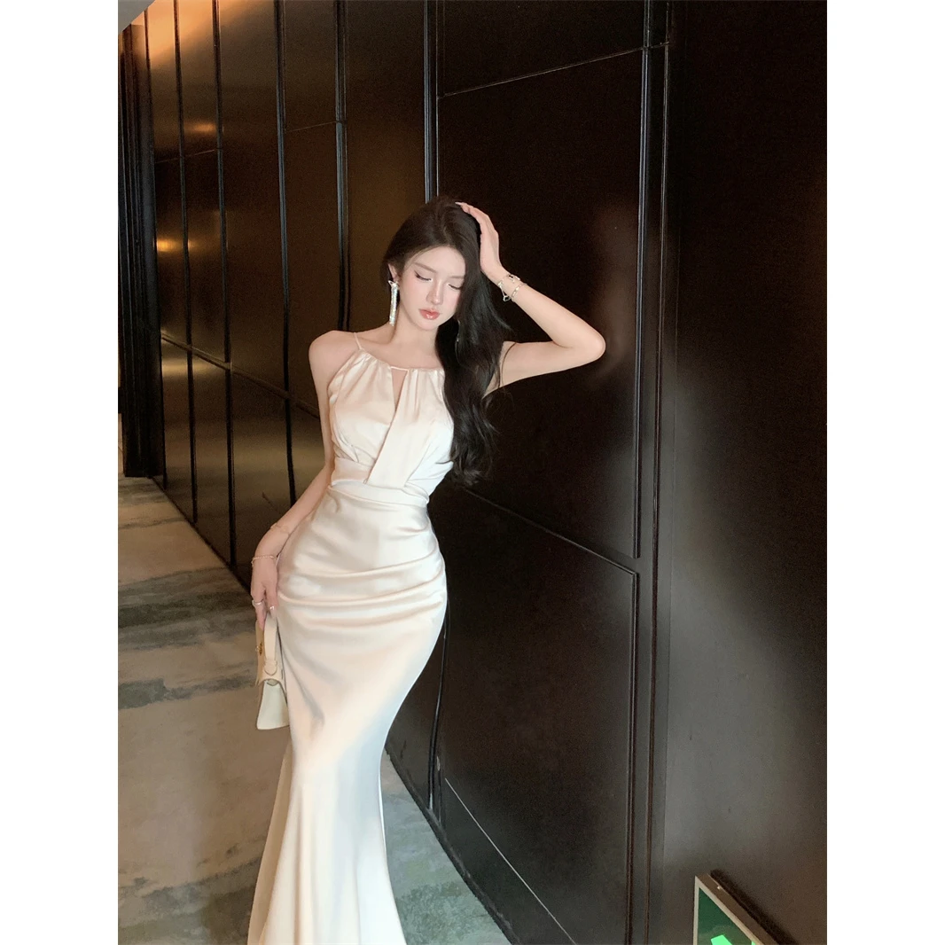 设计感小众白色挂脖吊带裙缎面鱼尾高级感长裙0615