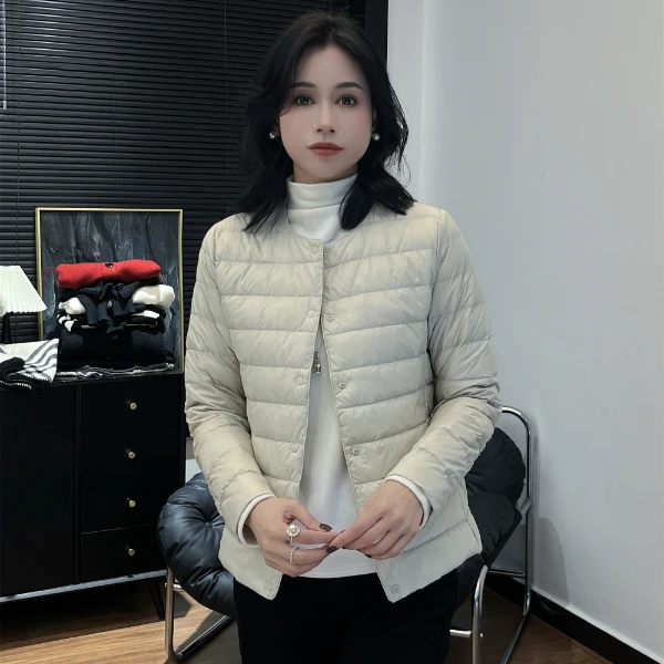 【Si&华严选】白鸭绒简约百搭轻薄保暖圆领羽绒服外套附收纳袋6813