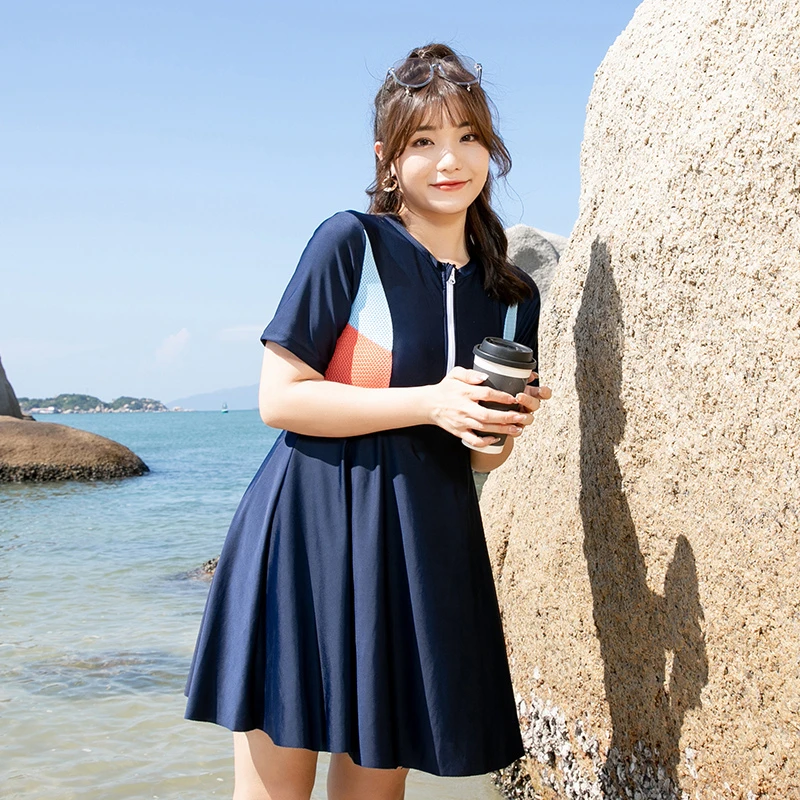 大码温泉泳衣女连体裙式短袖学生运动泳装保守遮肚显瘦胖MM200斤