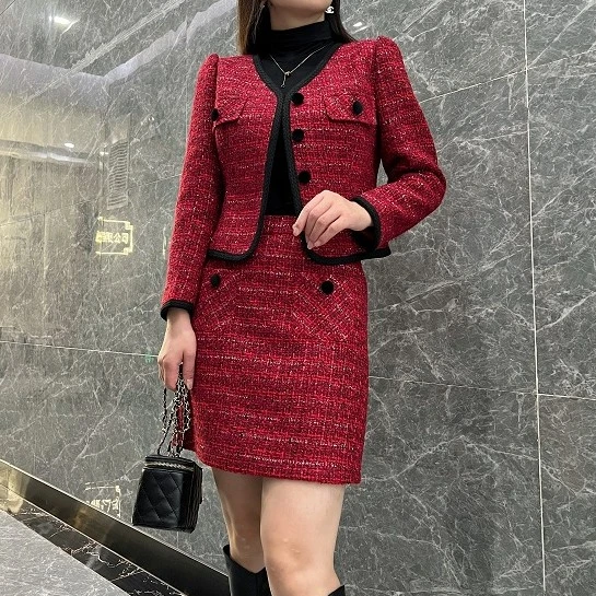 轻奢收腰24年加厚夹棉新款秋冬小香风长袖包臀气质女神时尚