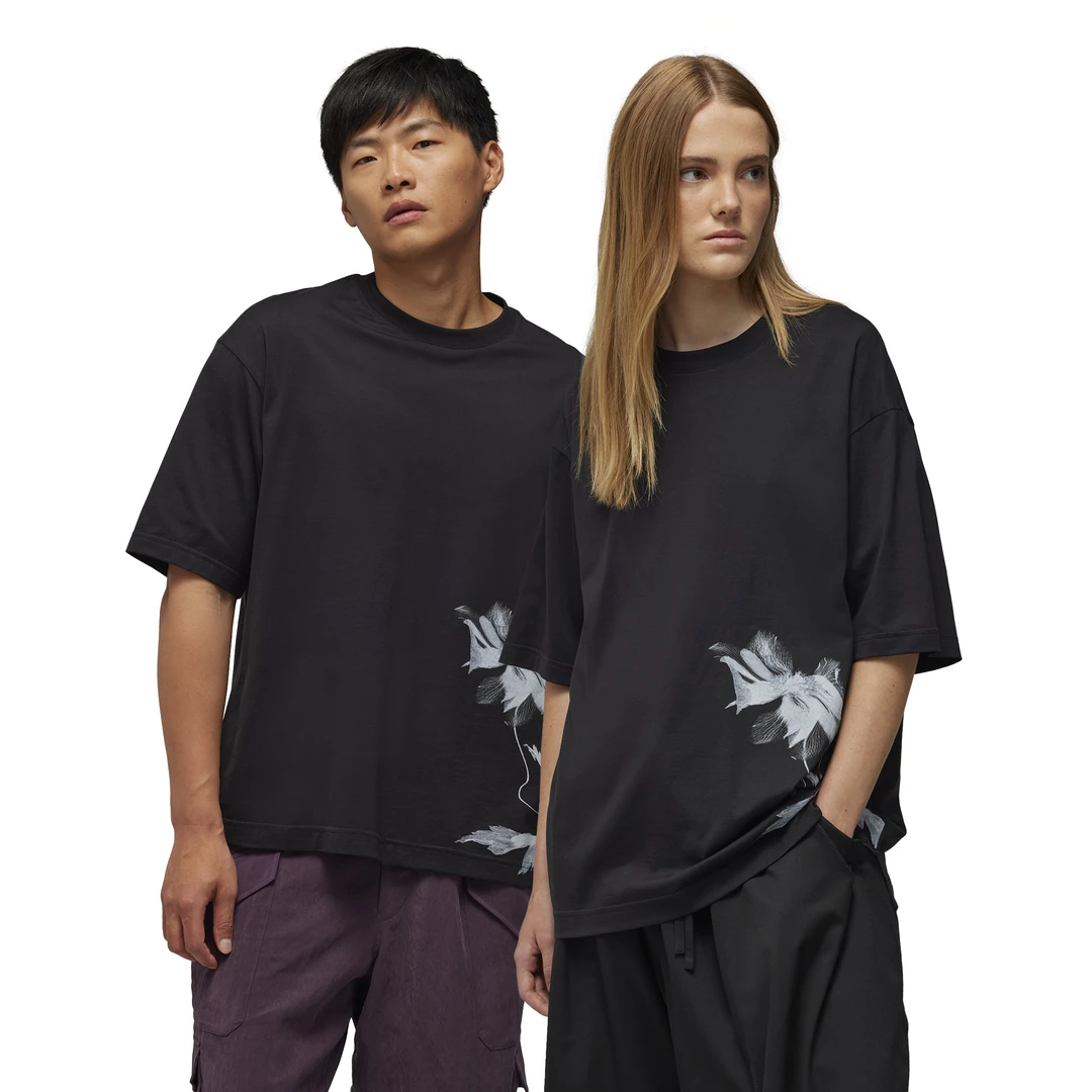 Y-3/Y-3（50-IN4349）黑色新款季节花情侣圆领休闲运动时尚印花T恤