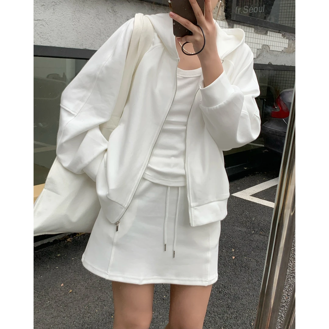 新款时尚套装女休闲上衣显瘦短裙纯色韩版百搭小众设计感