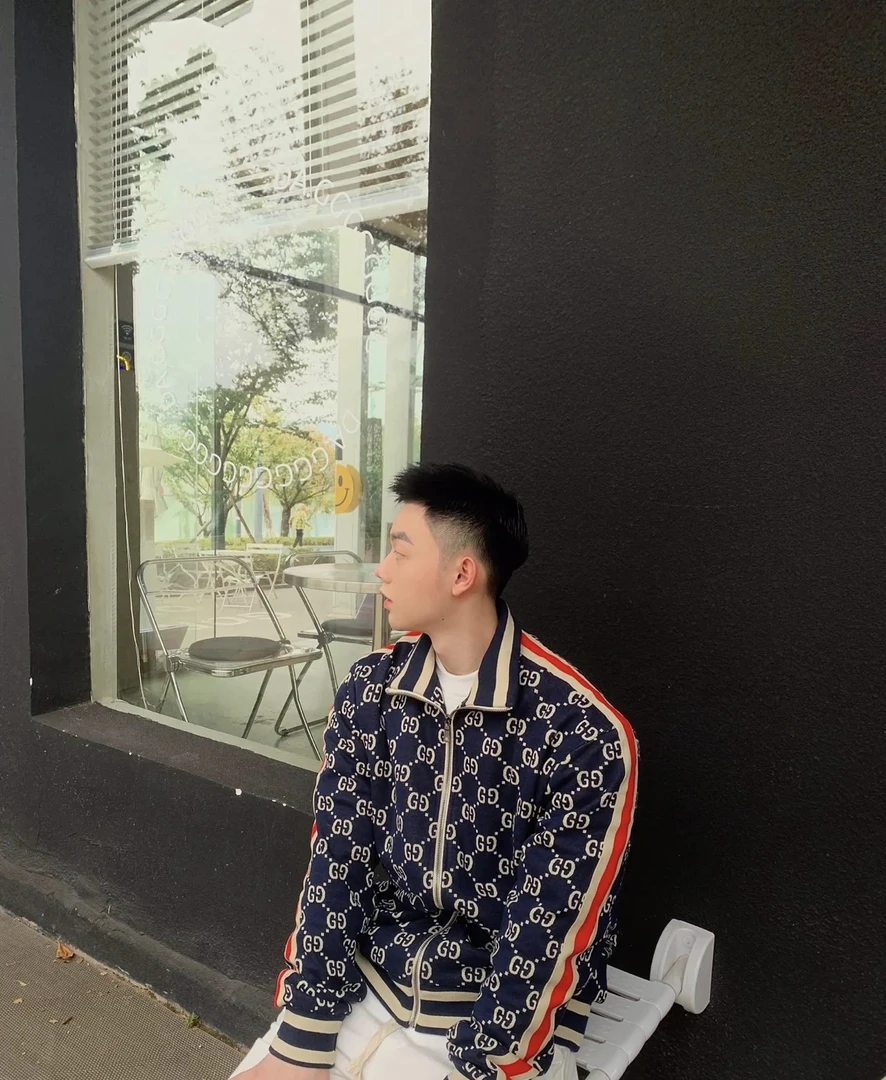 99新 GUCCI/古驰 红蓝新款满logo校服夹克  材质如同
