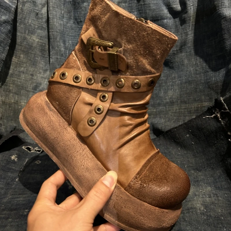 厚底铆钉马丁靴复古机车靴真皮水洗牛皮个性短靴舒适轻便马丁靴