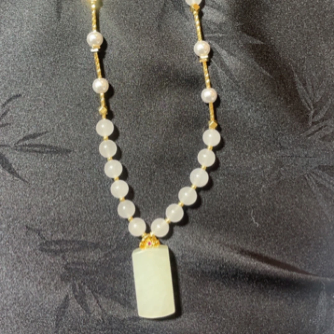 碧玉晴水无事牌含链