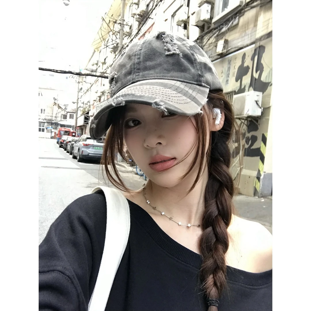 double i i 复古破洞做旧迷彩棒球帽男女款时尚情侣百搭鸭舌帽