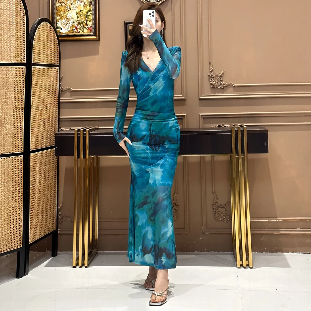 2025春夏款网纱V领长袖绿色晕染显瘦包身修身时尚百搭鱼尾连衣裙