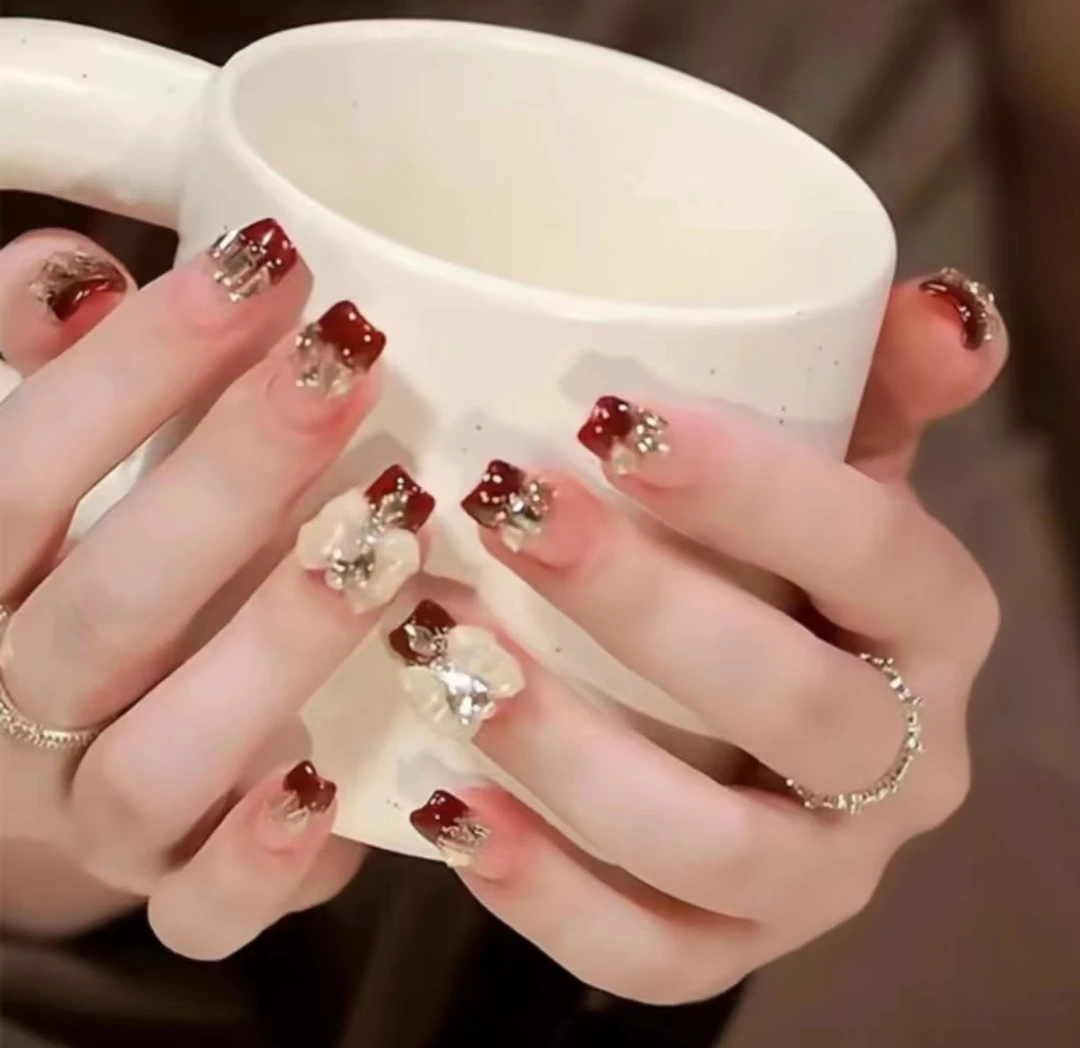 掉钻包补『在逃公主』纯手工穿戴甲高端光疗美甲假指甲贴气质显白款