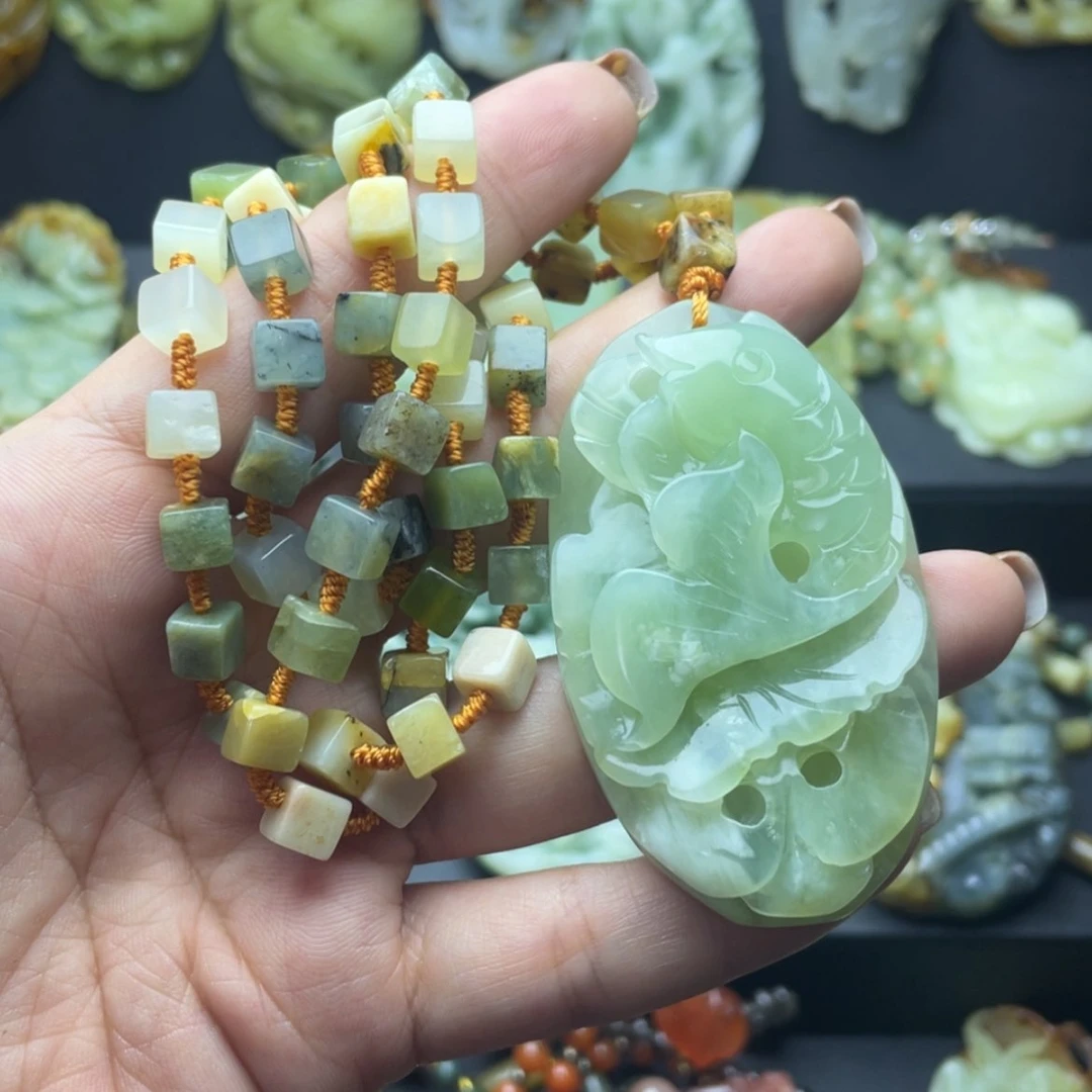 【闪购商品】蛇纹石玉颈饰未镶嵌