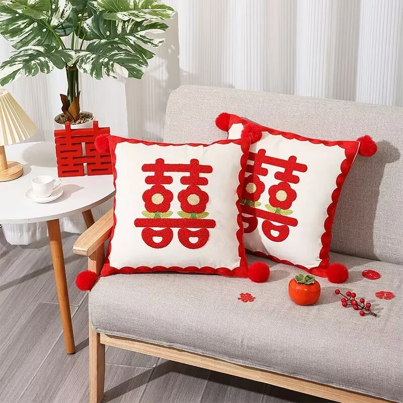 结婚抱枕2023新款高端大气沙发靠枕喜庆刺绣流苏款结婚礼物送新娘