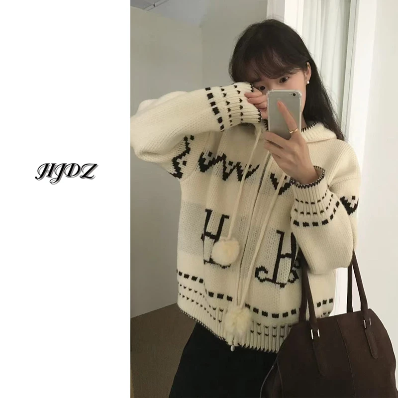 东大门2024新款秋冬季毛衣开衫外套女加厚设计感宽松针织毛球上衣