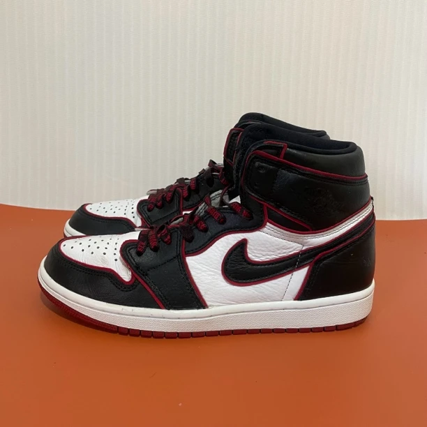 41码 aj1黑红 市价1499 无原盒 95新