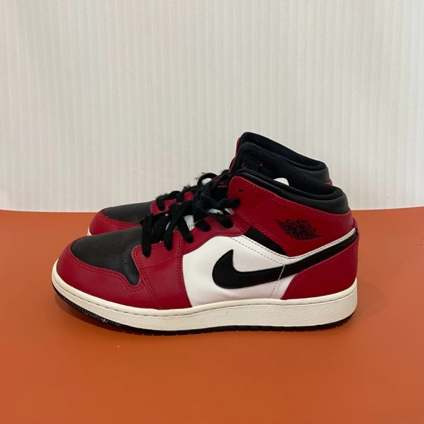 40码 aj1黑红脚趾 市价1189 无原盒 95新